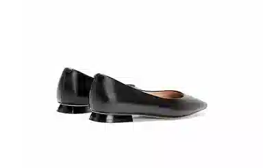 NINE WEST
