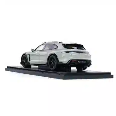 GT SPIRIT 118 Porsche Taycan Turbo S 2022