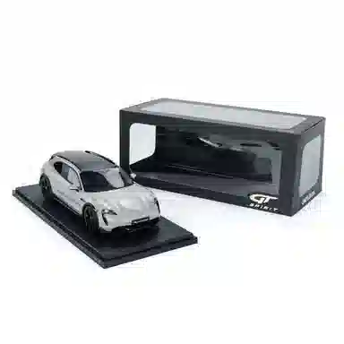 GT SPIRIT 118 Porsche Taycan Turbo S 2022