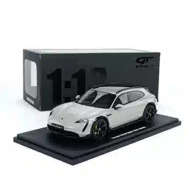 GT SPIRIT 118 Porsche Taycan Turbo S 2022