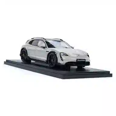 GT SPIRIT 118 Porsche Taycan Turbo S 2022