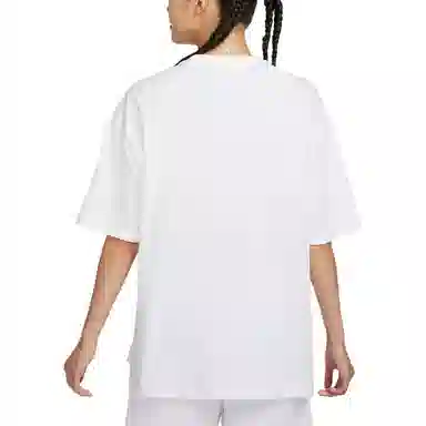 Nike Sportswear Swoosh T