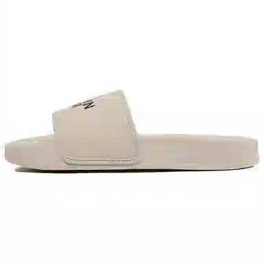 THE NORTH FACE Base Camp Slide 3