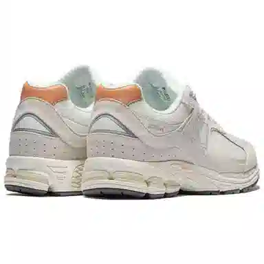 New Balance NB 2002R