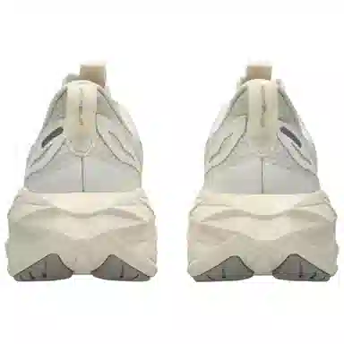 Asics Novablast 4 LE