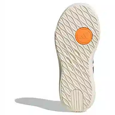 adidas MAXXCOURT SPW