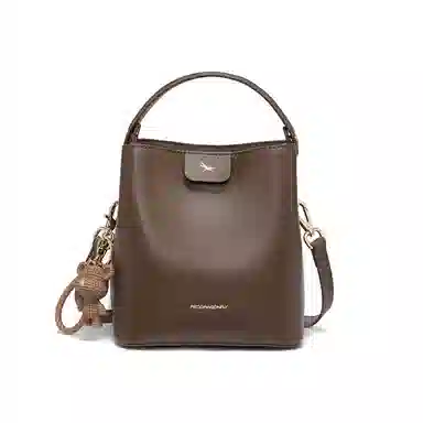 红蜻蜓 精致小众设计平纹高质感锁扣通勤 夏季妈妈包 牛皮 水桶包单肩包手提包斜挎包 常规 女款 米白色