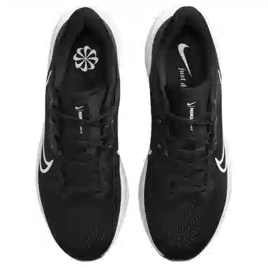 Nike Quest 6