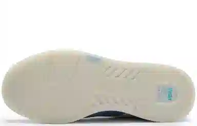 910