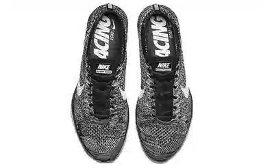 Nike Flyknit Racer Oreo 2