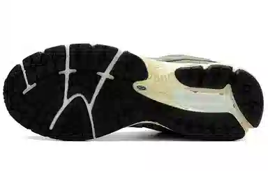 New Balance NB 2002R