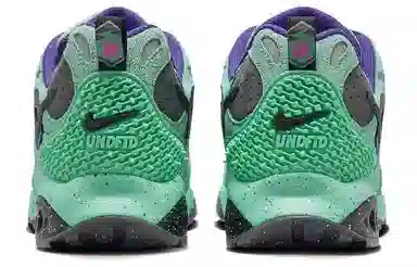 UNDEFEATED x Nike Air Terra Humara Light Menta