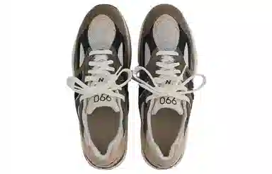 New Balance NB 990 V2