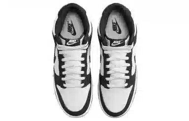 Nike Dunk Mid Black White