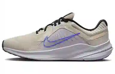 Nike Quest 5