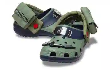 Naruto x Crocs Classic clog