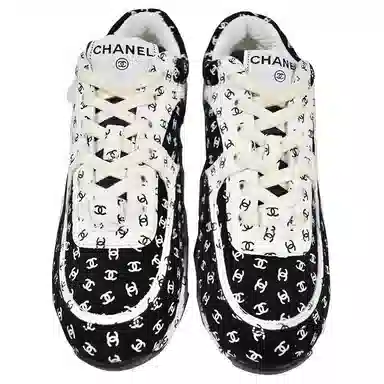 CHANEL Round Toe Low Lace-Up Sneakers Black