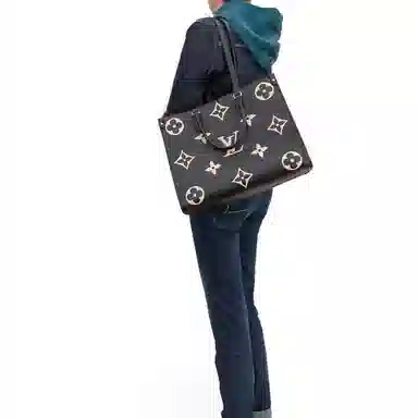 Louis Vuitton Onthego Black