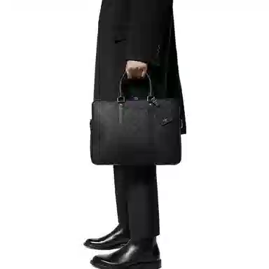 LOUIS VUITTON Porte-Documents Voyage PM