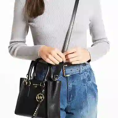 MICHAEL KORS MK Kris Logo