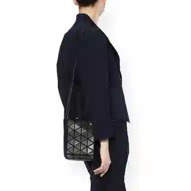 ISSEY MIYAKE Solid Flap Shoulder 2211