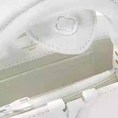 LOUIS VUITTON Capucines EAST WEST