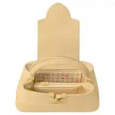 LOUIS VUITTON Capucines EAST-WEST