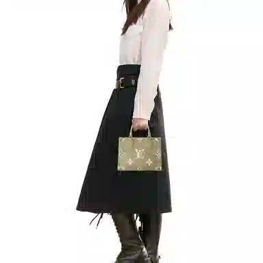 Louis Vuitton Onthego PM Light Khaki/Cream