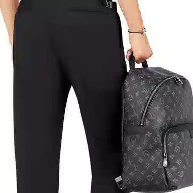 Louis Vuitton Discovery PM Black