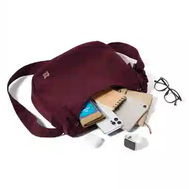 轻骑者 潮流大容量斜挎包女百搭初高中大学生党上课书包男款运动旅行休闲通勤轻便 织物 单肩包 男女同款情侣款 黑色/米白/酒红