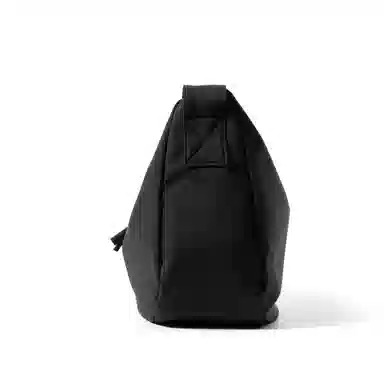 轻骑者 潮流大容量斜挎包女百搭初高中大学生党上课书包男款运动旅行休闲通勤轻便 织物 单肩包 男女同款情侣款 黑色/米白/酒红