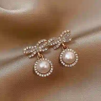 彤彤兔        珍珠小香风蝴蝶结耳环女气质小众甜美水钻耳钉耳饰