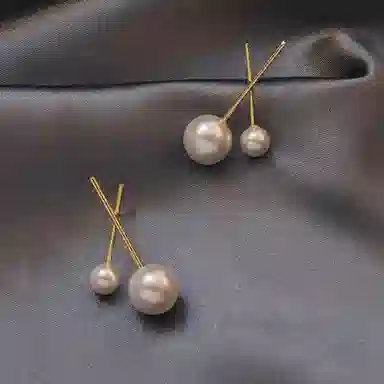 925