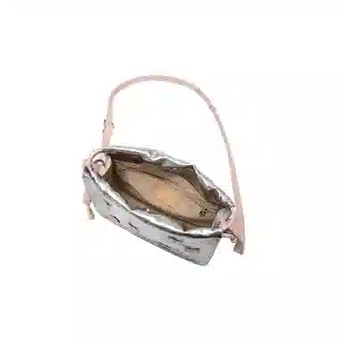 稻草人 浪漫多彩爱心 可爱少女毛绒挂件抽绳开合 聚氨酯革 小方包斜挎包单肩包腋下包 小号 女款 杏色/银色