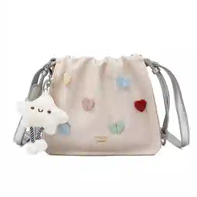 稻草人 浪漫多彩爱心 可爱少女毛绒挂件抽绳开合 聚氨酯革 小方包斜挎包单肩包腋下包 小号 女款 杏色/银色