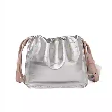 稻草人 浪漫多彩爱心 可爱少女毛绒挂件抽绳开合 聚氨酯革 小方包斜挎包单肩包腋下包 小号 女款 杏色/银色