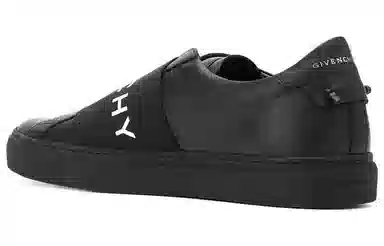 GIVENCHY