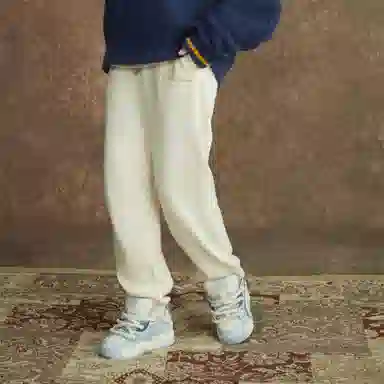 Champion Essentials TronSkateV1 Logo