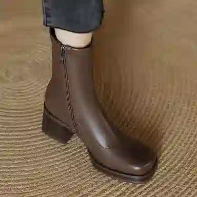 时尚复古小众弹力厚底方头漆皮粗跟显瘦 短靴 女款