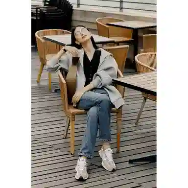 New Balance NB 327 logo