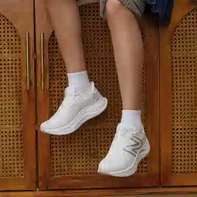 New Balance FuelCell Propel v4