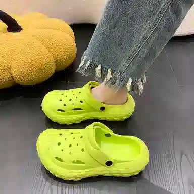 XMISTUO Thick Sole EVA Clogs