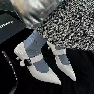 AIQINISHA