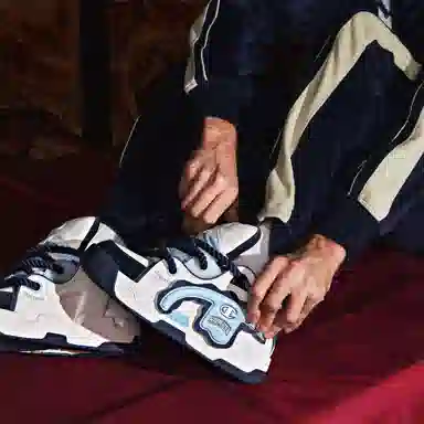 Champion TronSkateV1 Logo