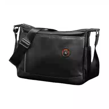 VIHUS Black Leather Shoulder Bag