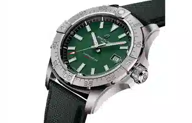 Breitling Avenger A17328
