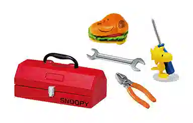 RE-MENT Snoopy's Garage 8