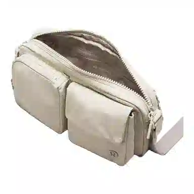 lululemon Multi-Pocket 2.5L Logo