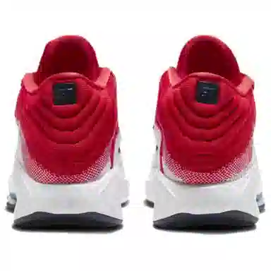 Nike G.T. Hustle