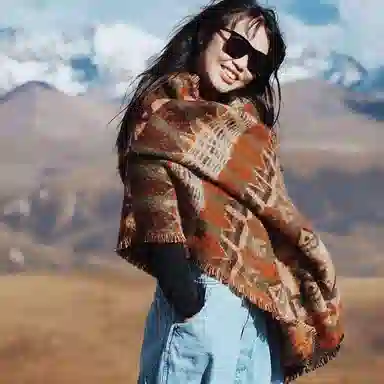 优幽兰 秋冬百搭复古民族风旅游加厚保暖斗篷披风外搭两用毛毯御寒时尚高级感 绒线围巾 女款